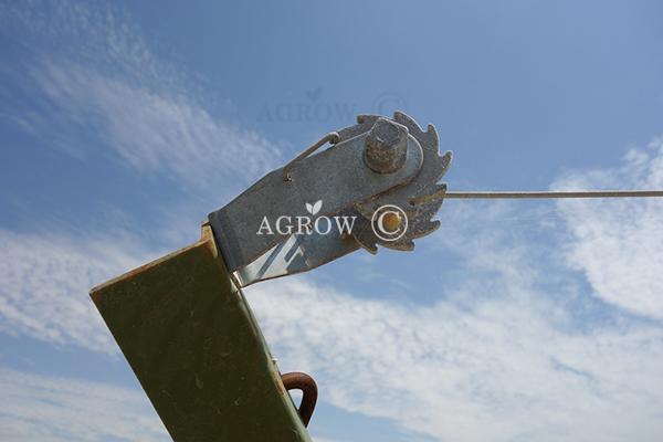 Cr&eacute;pine de fil &agrave; rochet en treillis de vigne