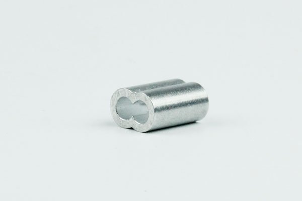 Attache de c&acirc;ble m&eacute;tallique.jpg